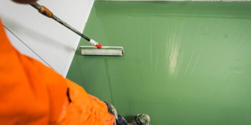 How to Choose the Right Epoxy Pool Paint