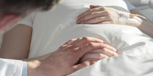 What are the symptoms of leukemia and the common treatment options