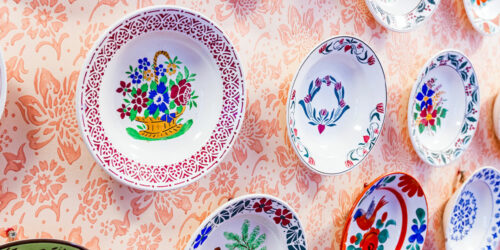 6 Types of Precious Antique Dishes and Their Value